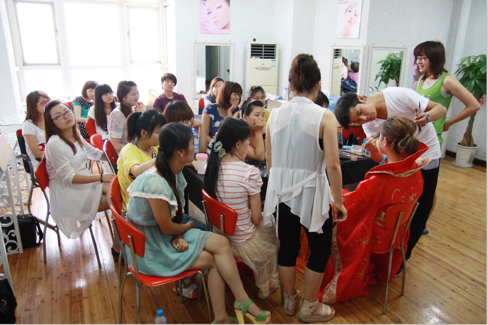扬州化妆培训学校